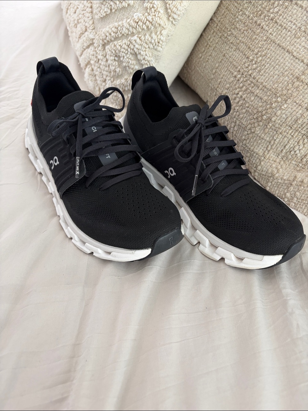 OC Women’s Black and White Cloudswift Running Shoes